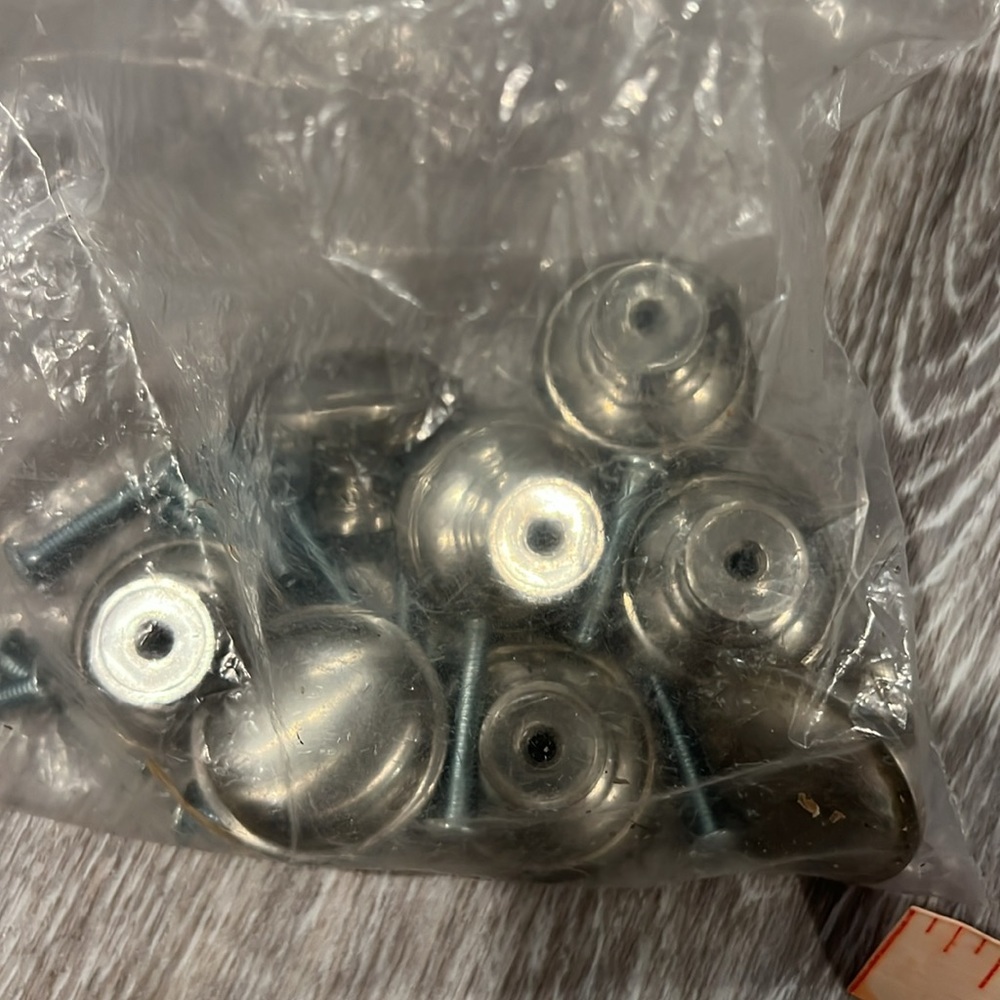 Brushed nickel knobs 9 - Picture 3 of 3